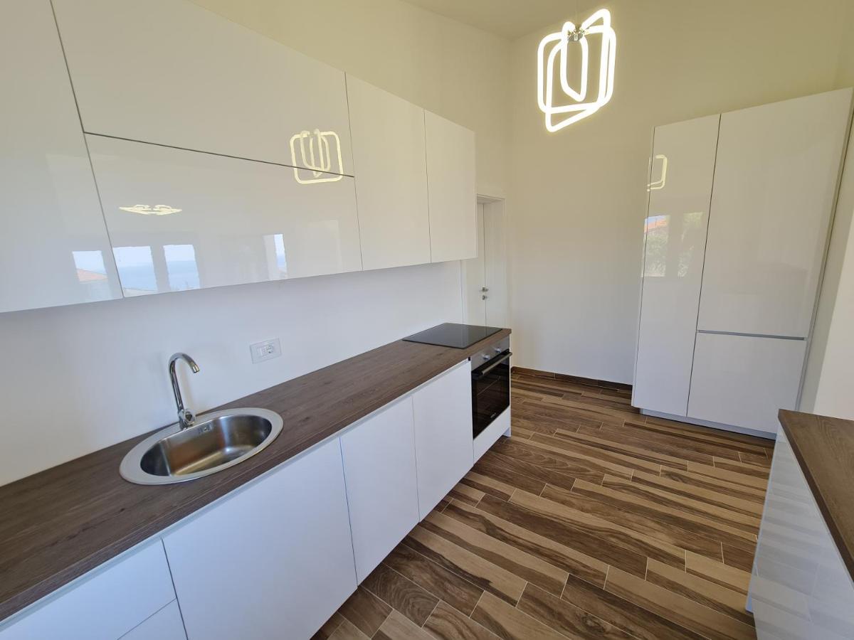 Luxury Penthouse With Panoramic View Apartment Ulcinj Exterior photo